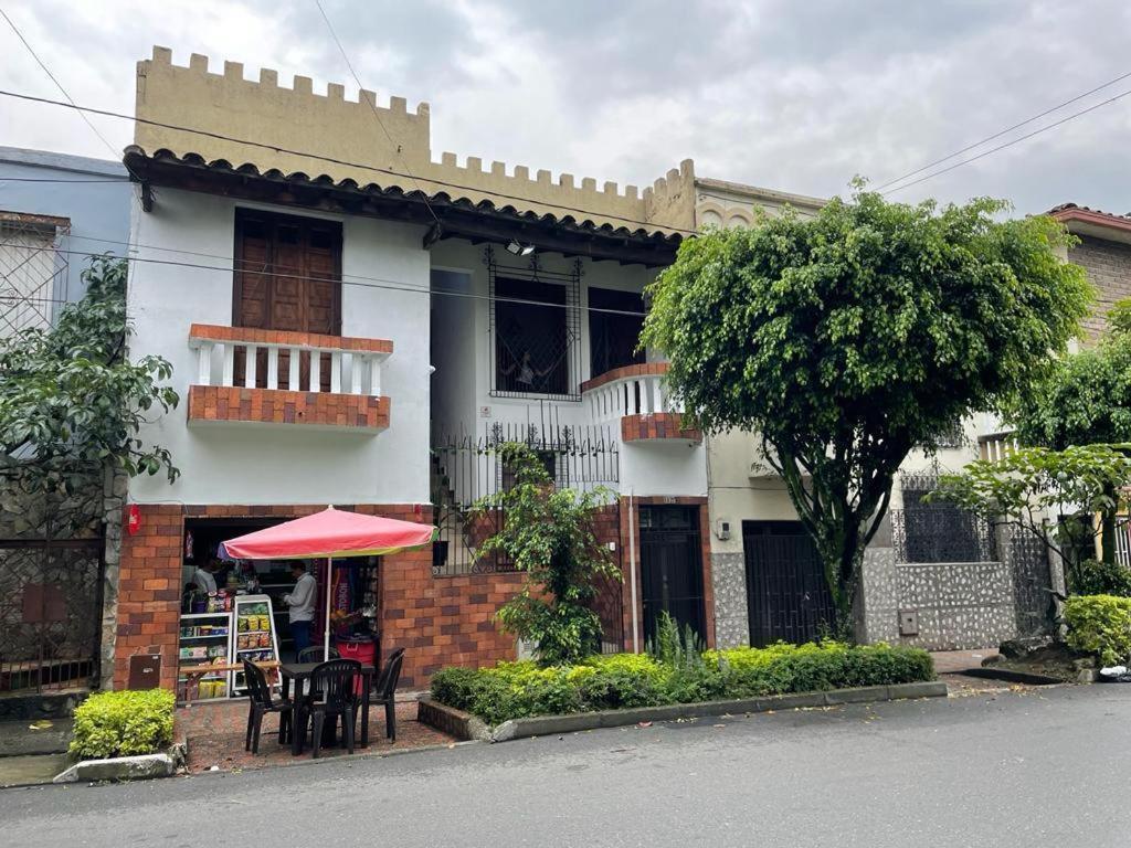 Hotel Ayenda Sarayu House Medellín Exterior foto
